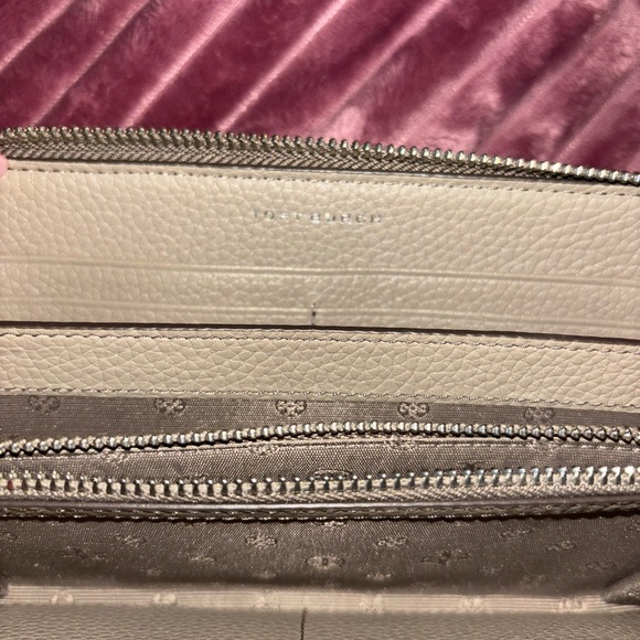 Tory Burch | Thea Multi-Gusset Zip Continental Wallet - Picture 4 of 6